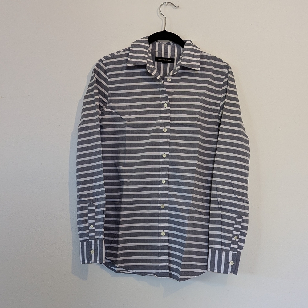Banana Republic Striped Button Up Size Extra Small